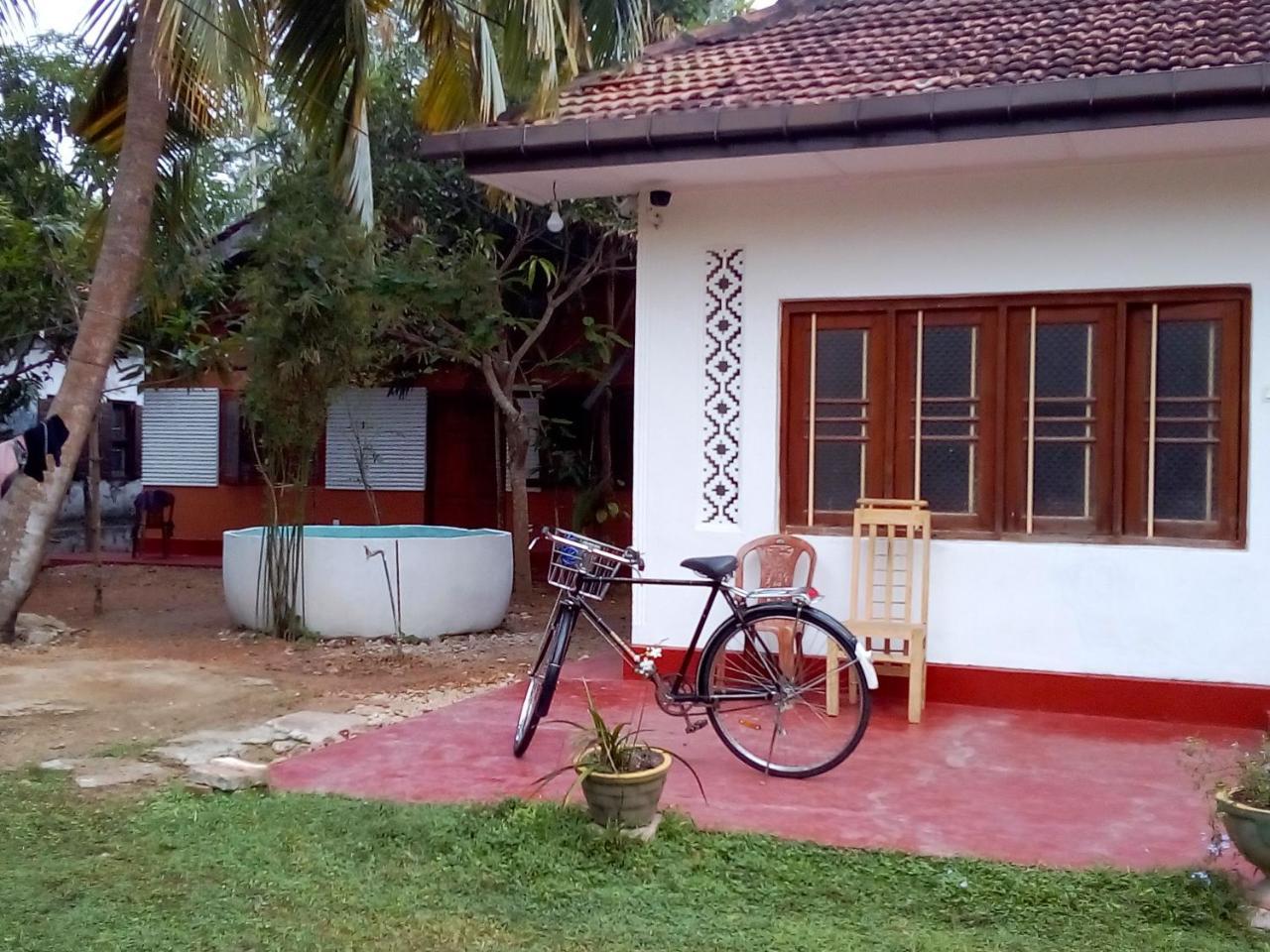 Siri Medura Surf Yoga Meditation Guesthouse And Hostel Weligama Exterior photo